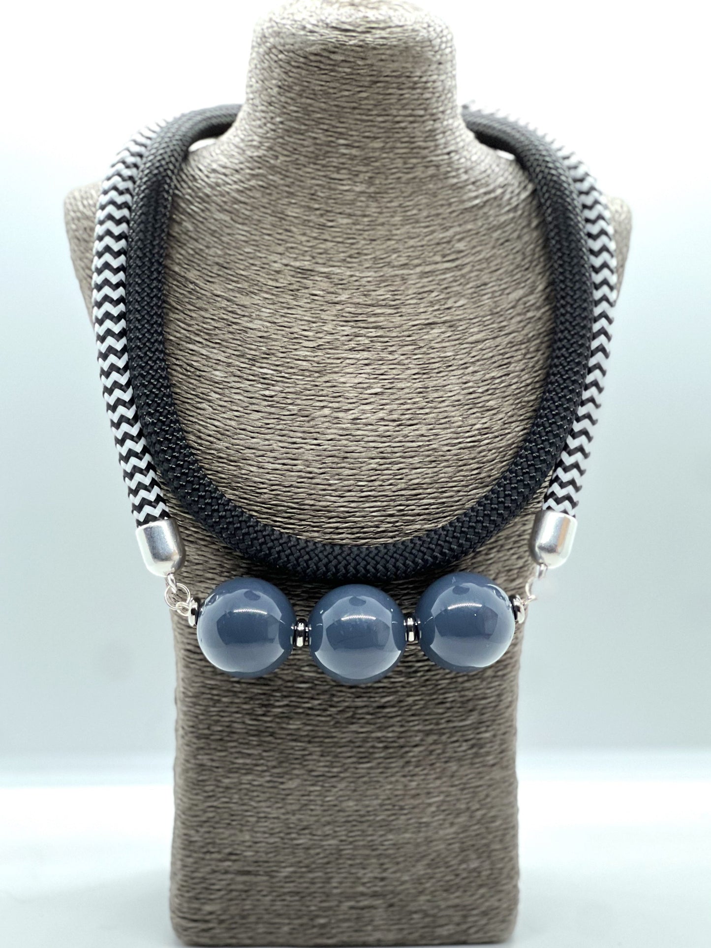 INSPIRE Chunky Vibrant Beads with Soft Black and Chevron Cord