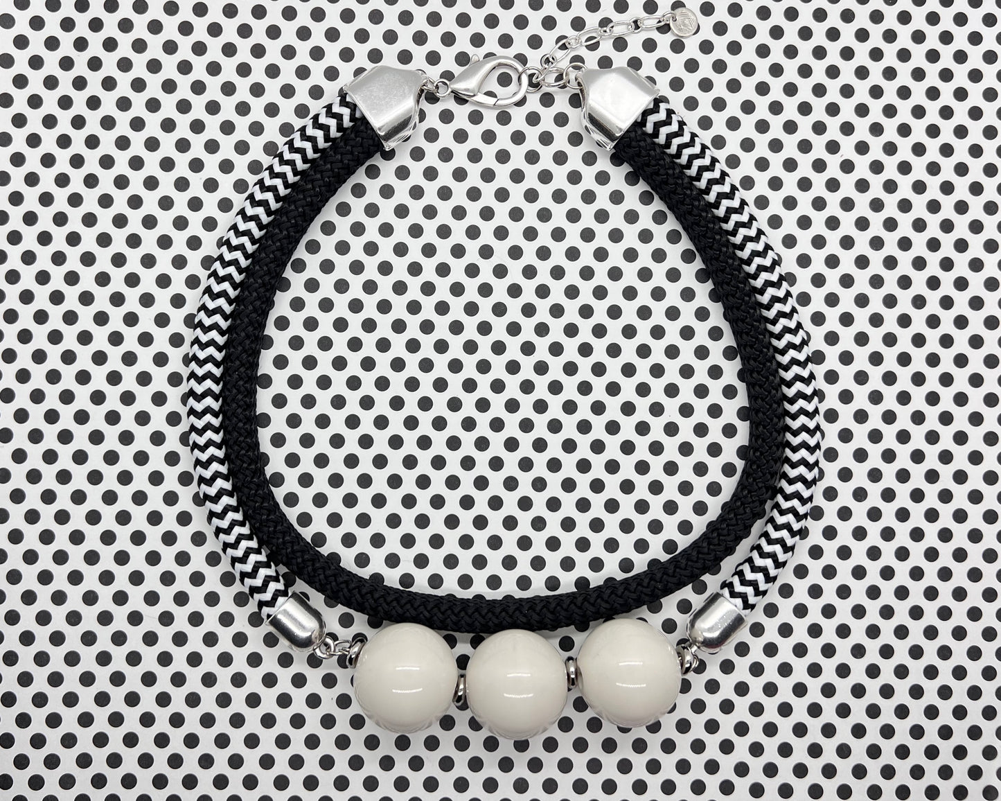 INSPIRE Chunky Vibrant Beads with Soft Black and Chevron Cord