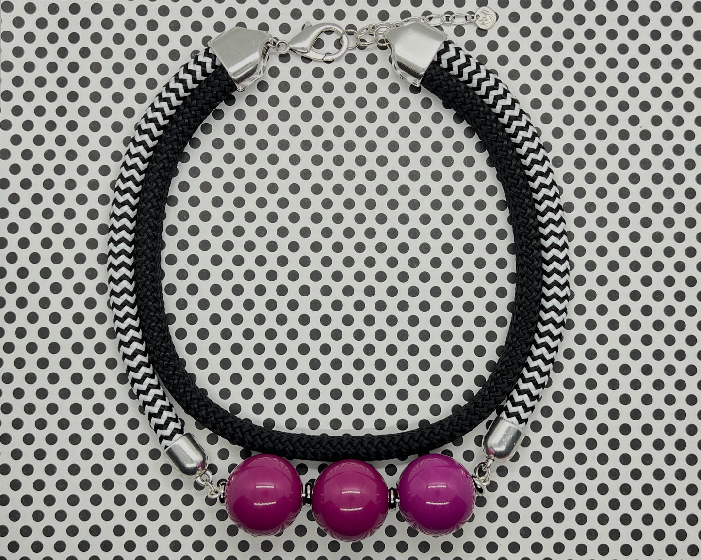 INSPIRE Chunky Vibrant Beads with Soft Black and Chevron Cord