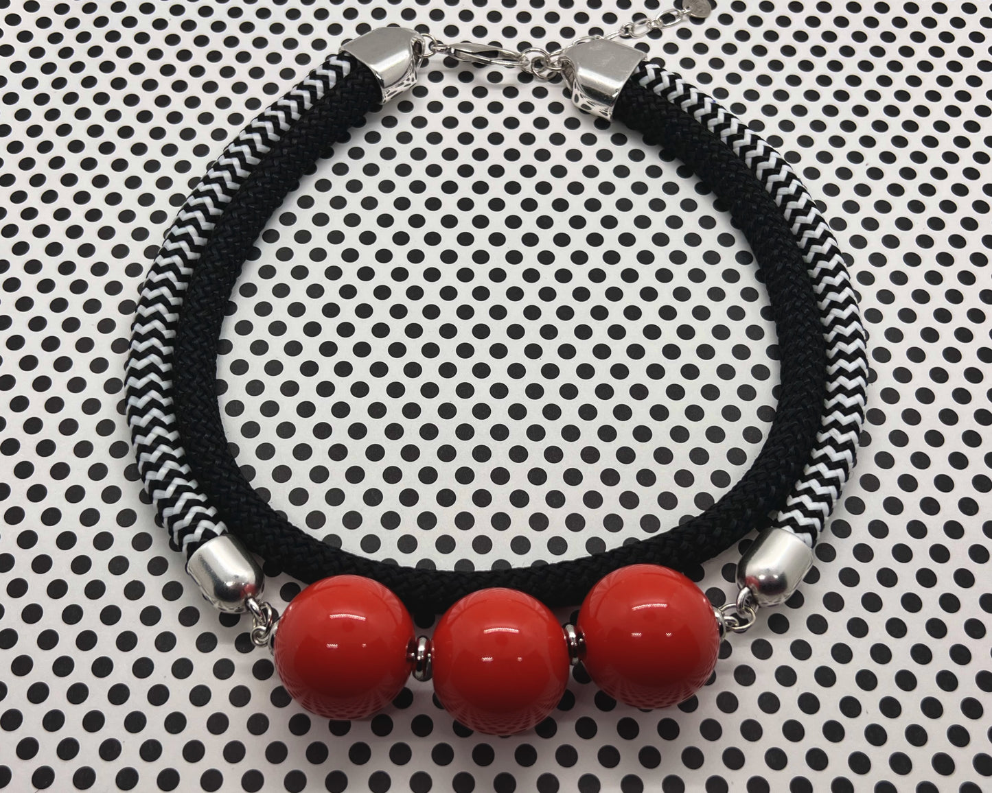 INSPIRE Chunky Vibrant Beads with Soft Black and Chevron Cord