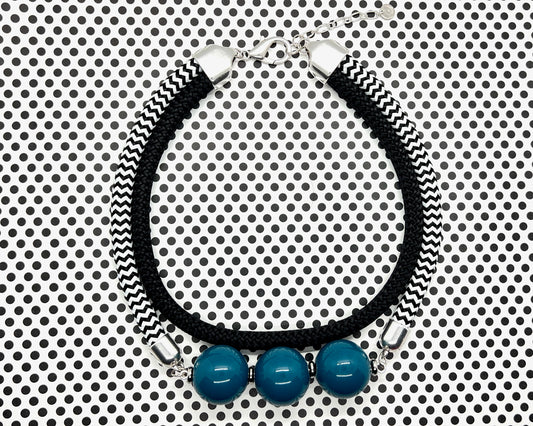 INSPIRE Chunky Vibrant Beads with Soft Black and Chevron Cord